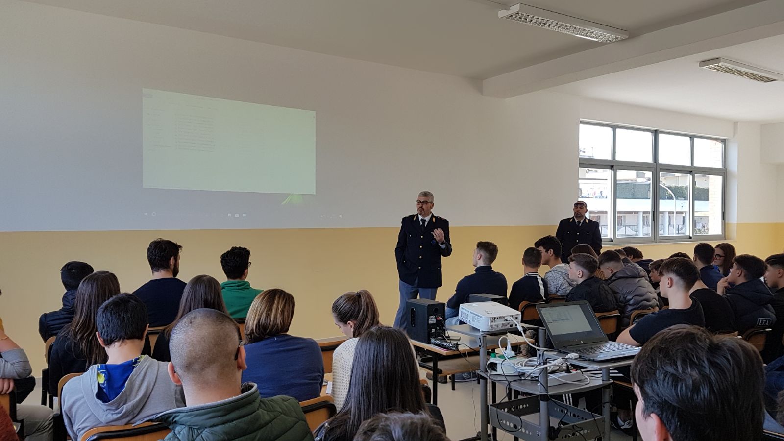 Incontro con la polizia postale sul tema del cyberbullismo, 4 dicembre 2017